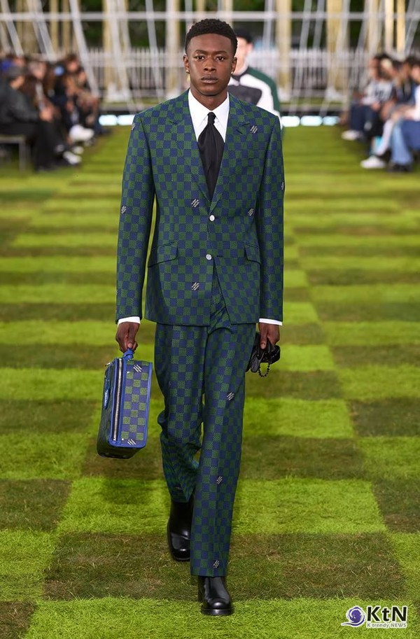 퍼렐 윌리엄스의 루이비통 SS25 남성복 컬렉션은 패션과 문화, 그리고 글로벌 연대의 중요성을 강조하는 혁신적인 시도로 평가된다./사진=Louis Vuitton, K trendy NEWS DB ⓒ케이 트렌디뉴스 무단전재 및 수집, 재배포금지