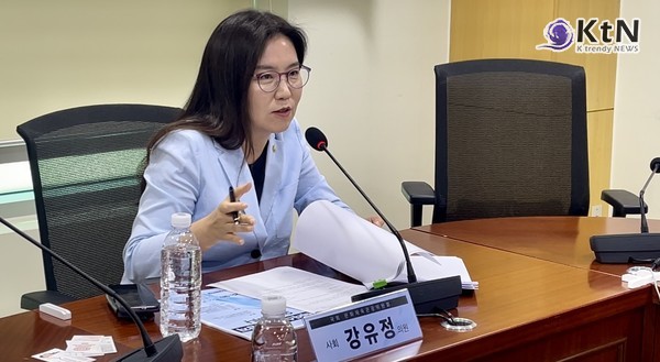 강유정 의원 "아이돌 기획사들이 팬들의 감정을 이용해 배짱 영업을 하고 있으며, 특히 해외 팬들도 이러한 갑질의 피해자가 되고 있다"며/사진=강유정 국회의원실, K trendy NEWS ⓒ케이 트렌디뉴스 무단전재 및 수집, 재배포금지