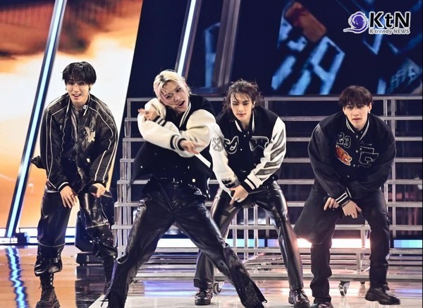 스트레이 키즈, '아메리칸 뮤직 어워드'에서 엔싱크 트리뷰트 무대로 美 관객 열광 사진=2024.10. 07  아메리칸 뮤직 어워즈, World Music Awards  엑스 갈무리   K trendy NEWS DB ⓒ케이 트렌디뉴스 무단전재 및 수집, 재배포금지