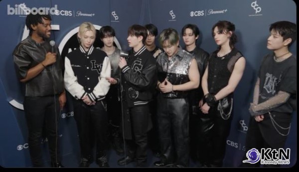 스트레이 키즈, '아메리칸 뮤직 어워드'에서 엔싱크 트리뷰트 무대로 美 관객 열광 사진=2024.10. 07  빌보드  엑스 갈무리   K trendy NEWS DB ⓒ케이 트렌디뉴스 무단전재 및 수집, 재배포금지