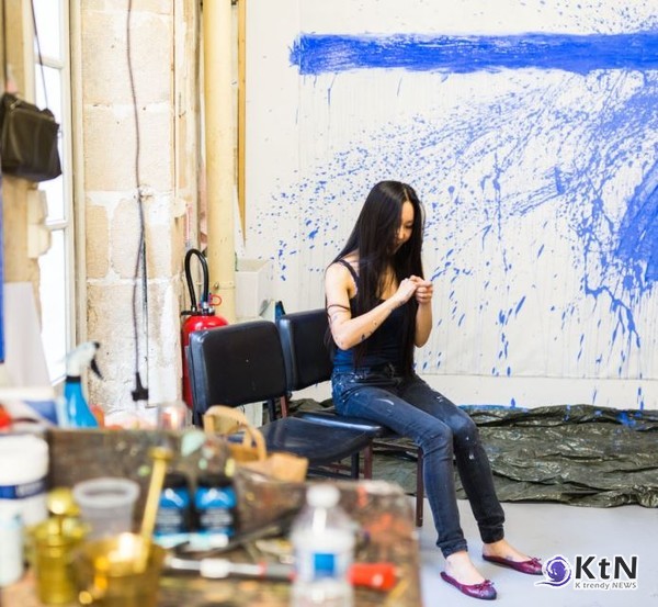 허은선 작가의 작품 세계는 우리에게 자연과의 관계 회복, 내면의 치유, 그리고 행복한 절제의 가치를 일깨워 준다./사진= HUH Eun Sun, Sophie ARTISTE,  K trendy NEWS DB ⓒ케이 트렌디뉴스 무단전재 및 수집, 재배포금지