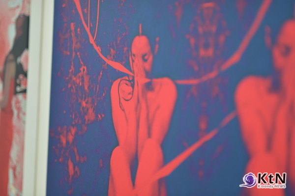 [KtN 박준식기자] 예술과 대중의 경계는 얼마나 유연하게 허물어질 수 있을까? 미디어 퍼포먼스 아티스트 미나가 명동 엘스타 팝업 스토어에서 선보인 전시는 이러한 질문에 대한 새로운 답을 제시한다.  /사진= K trendy NEWS DB ⓒ케이 트렌디뉴스 무단전재 및 수집, 재배포금지