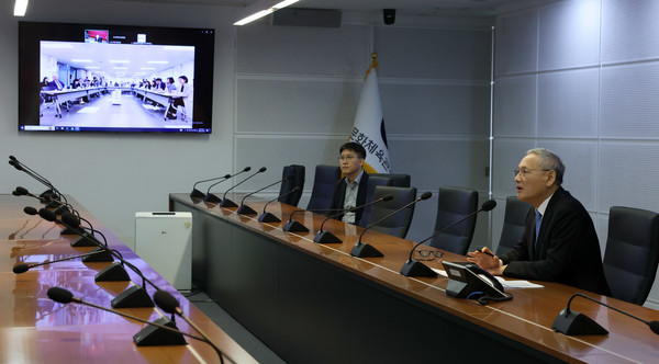 [KtN 박준식기자] 한강 작가의 노벨문학상 수상은 단순한 문학계의 영예를 넘어 한국문학의 국제적 입지를 재조명하는 계기가 되었다. /사진=문화체육관광부, K trendy NEWS ⓒ케이 트렌디뉴스 무단전재 및 수집, 재배포금지