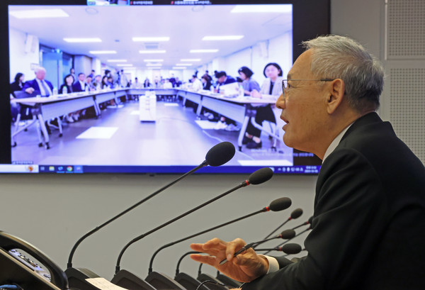 [KtN 박준식기자] 한강 작가의 노벨문학상 수상은 단순한 문학계의 영예를 넘어 한국문학의 국제적 입지를 재조명하는 계기가 되었다. /사진=문화체육관광부, K trendy NEWS ⓒ케이 트렌디뉴스 무단전재 및 수집, 재배포금지