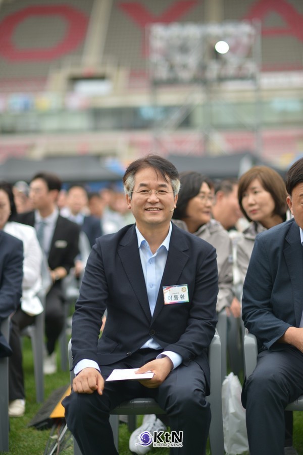 이동환 고양시장의 이번 기자회견은 의회와의 갈등을 명확히 드러내는 계기가 되었다. 시장은 의회의 책임을 강조하며 자신이 불리한 상황에 처해 있다고 주장했지만, 지방자치단체장으로서의 리더십을 발휘하는 데 있어 부족한 점이 부각됐다./사진=K trendy NEWS DB ⓒ케이 트렌디뉴스 무단전재 및 수집, 재배포금지