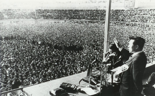 김대중, 1924년 전라남도 하의도에서 태어난 그는, 어린 시절부터 일제에 대한 강한 항일심리를 키웠다.  사진=김대중 재단  ⓒ케이트렌디뉴스 무단전재 및 수집, 재배포금지
