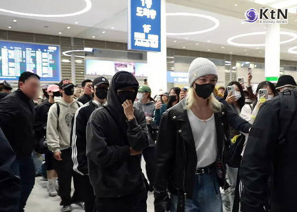 인천공항, '연예인 특혜' 논란 속 별도 출입문 사용 철회 사진=2024.10.27  스트레이키즈 인천공항 입국 뉴스엔 영상 갈무리  K trendy NEWS DB ⓒ케이 트렌디뉴스 무단전재 및 수집, 재배포금지