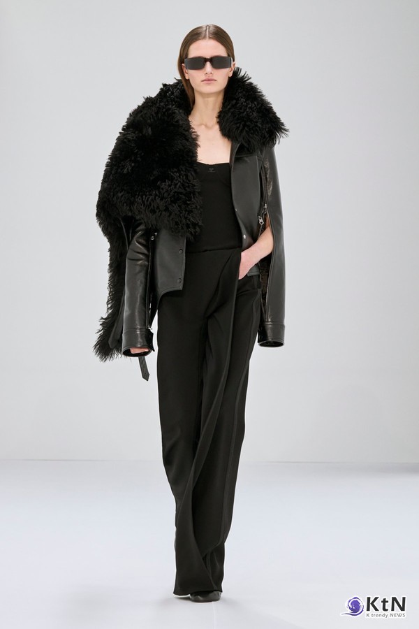 [뷰티 트렌드] 로제·윈터·임영웅·뷔의 베이비 펌...‘ 보호시크’ 열풍 속 올 가을 헤어 트렌드 사진=2024 11.09 보호시크 레이어링은 다양한 질감과 소재를 혼합하는 재미가 있다. 꾸레쥬 갈무리  / K trendy NEWS DB ⓒ케이 트렌디뉴스 무단전재 및 수집, 재배포금지