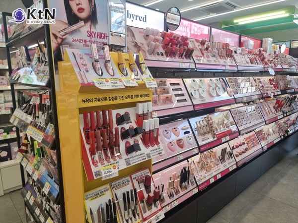 김 교수는 K-뷰티가 지나치게 화려한 마케팅이나 복잡한 성분 구성보다는 본질적인 효능에 집중할 필요가 있다고 분석한다./사진=K trendy NEWS DB ⓒ케이 트렌디뉴스 무단전재 및 수집, 재배포금지