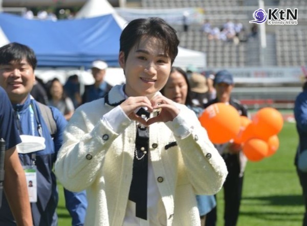 '트로트 팬덤 투표 NO 2' 김희재, 소아암 치료비로 기부 사진=2023.10.18 K trendy NEWS DB ⓒ케이 트렌디뉴스 무단전재 및 수집, 재배포금지