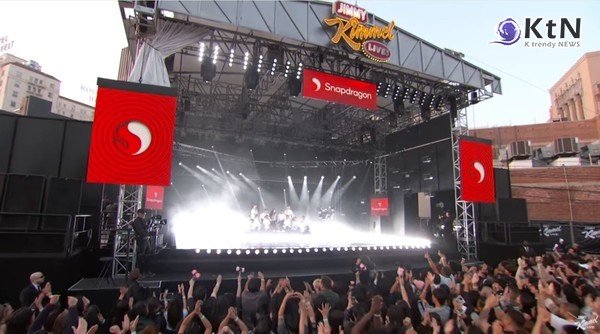 '독보적 존재감' 제니, 美 '지미 키멜 라이브!'서 '만트라' 첫 무대…세계 팬들 열광 사진=2024.10.16 지미 키멜 라이브 캡처 K trendy NEWS DB ⓒ케이 트렌디뉴스 무단전재 및 수집, 재배포금지