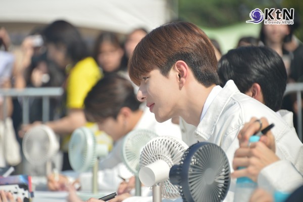 골든차일드, '잉크 케이팝 콘서트' 팬싸인회를_Burn_It  사진=2023.09.0.9 K trendy NEWS DB ⓒ케이 트렌디뉴스 무단전재 및 수집, 재배포금지