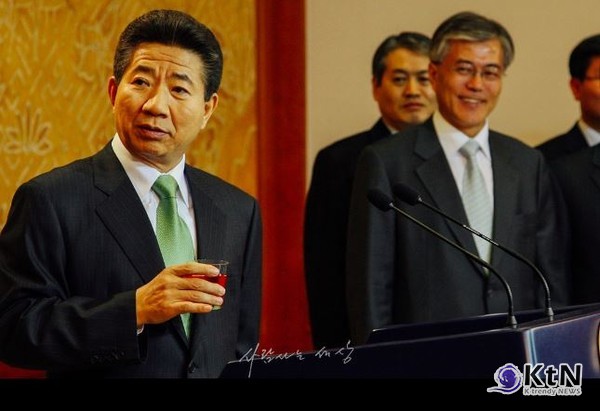  2003년 노무현 전 대통령은 ‘검사와의 대화’에서 검찰 권력의 남용을 정면으로 비판하며 “이쯤 가면 막 하자는 거지요”라는 발언을 남겼다.   사진=2023.04. 27. 노무현재단 인스타그램 / 편집 K trendy NEWS DB ⓒ케이 트렌디뉴스 무단전재 및 수집, 재배포금지