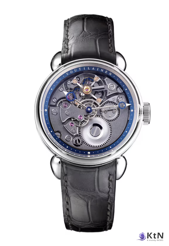 Voutilainen KV20i Reversed: 앞뒤가 뒤집힌 독특한 메커니즘과 수공예 마감으로 ‘남성 시계’ 부문에서 수상하며, 고전적 디자인에 새로운 해석을 더했다. 사진=Voutilainen,  K trendy NEWS DB ⓒ케이 트렌디뉴스 무단전재 및 수집, 재배포금지