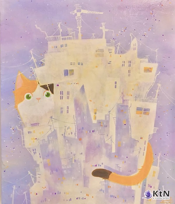 고양이들의 눈동자는 관람객을 응시하며 마치 이야기를 건네는 듯하다. 사진=K trendy NEWS ⓒ케이 트렌디뉴스 무단전재 및 수집, 재배포금지