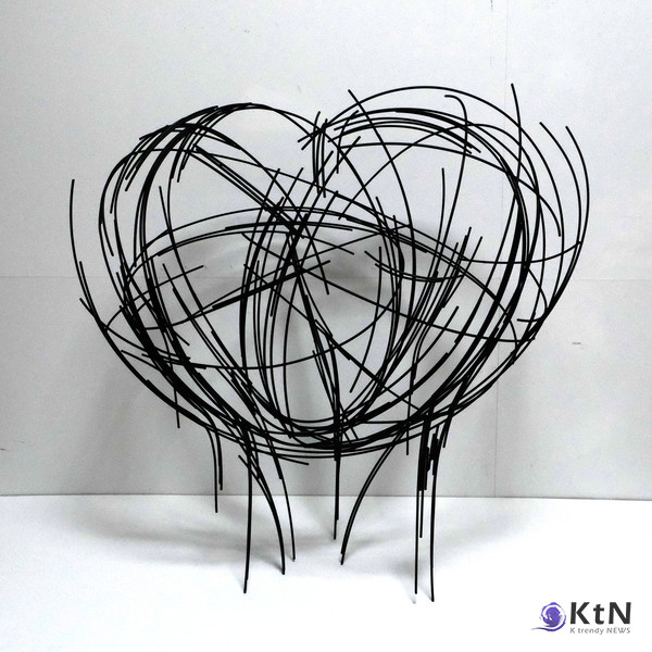 Drawing-29 stainless steel 65.7x37.1x65.5cm 2024 권동주 작가.  사진=K trendy NEWS DB ⓒ케이 트렌디뉴스 무단전재 및 수집, 재배포금지