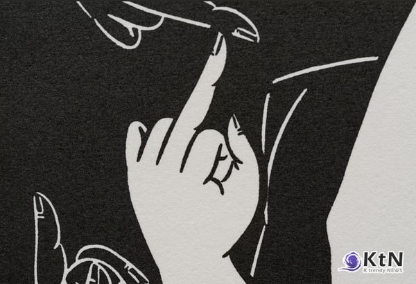 중국의 저명한 예술가이자 사회운동가인 Ai Weiwei가 새로운 한정판 원형 프린트를 선보이며 예술을 통해 권위에 도전하는 메시지를 다시금 강조했다.  사진=AI Weiwei and Avant Arte, K trendy NEWS DB ⓒ케이 트렌디뉴스 무단전재 및 수집, 재배포금지