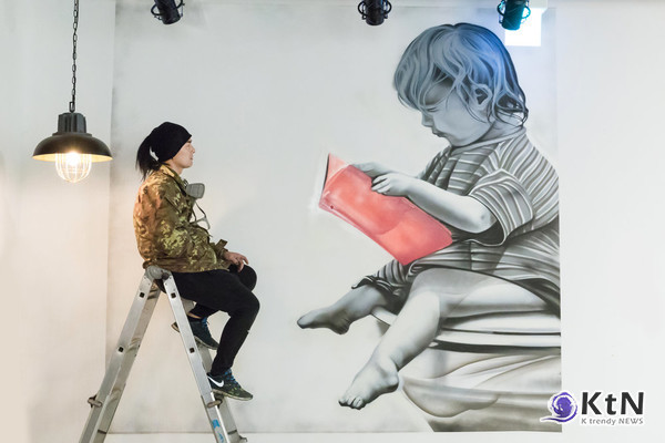 현대 미술 시장에서 한국 그래피티 아트가 눈부신 성장을 이루고 있다. 특히 닌볼트, 한국 그래피티의 1세대 아티스트가 주목받으며, 스프레이 도구의 한계를 넘어 새로운 예술적 영역을 개척하고 있다 / 사진=닌볼트 ninbolt.com, K trendy NEWS DB ⓒ케이 트렌디뉴스 무단전재 및 수집, 재배포금지