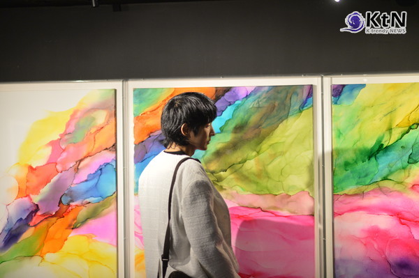 젊은 세대 컬렉터: 25~35세 컬렉터층이 전체 구매자의 30%를 차지하며 새로운 주체로 부상.  사진=K trendy NEWS DB ⓒ케이 트렌디뉴스 무단전재 및 수집, 재배포금지