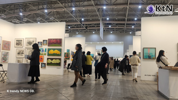 [경제 트렌드] '2024 인천아트쇼', 예술과 경제의 새로운 동력으로 주목받다 사진=2024 11.26   K trendy NEWS DB ⓒ케이 트렌디뉴스 무단전재 및 수집, 재배포금지