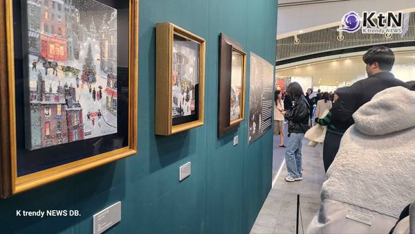 '인천아트쇼' 대성황 속 하지원, 신작 9점 완판…“1점당 2000만원” 사진=2024 11.26 프랑스 풍경화의 거장 장미쉴들라크루아의 작품을 관람하기 위한 긴 대기 줄이 형성되며 진풍경을 연출했다   K trendy NEWS DB ⓒ케이 트렌디뉴스 무단전재 및 수집, 재배포금지