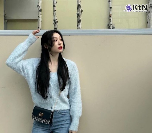 김연아, 성숙해진 분위기와 강렬한 레드 립…'겨울 요정'의 눈부신 근황 사진=2024 12.03  김연아 인스타그램 갈무리 K trendy NEWS DB ⓒ케이 트렌디뉴스 무단전재 및 수집, 재배포금지