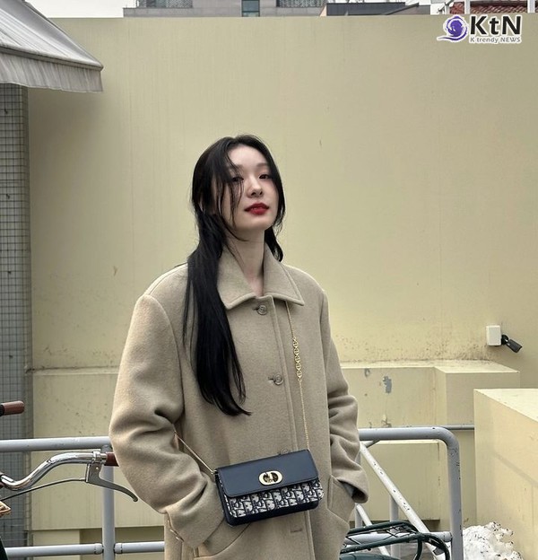 김연아, 성숙해진 분위기와 강렬한 레드 립…'겨울 요정'의 눈부신 근황 사진=2024 12.03  김연아 인스타그램 갈무리 K trendy NEWS DB ⓒ케이 트렌디뉴스 무단전재 및 수집, 재배포금지