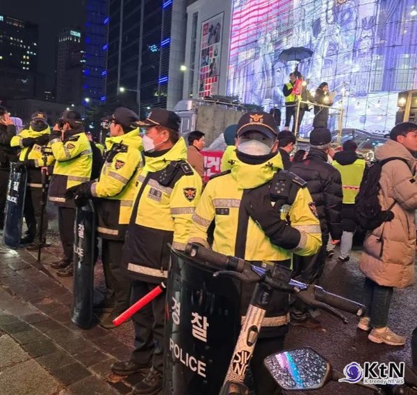 김성회 의원 촛불집회 “유모차를 끌고 아이들과 함께 나올 수 있는 시민의 평화로운 공간”  사진=김성회TV 갈무리, K trendy NEWS DB ⓒ케이 트렌디뉴스 무단전재 및 수집, 재배포금지