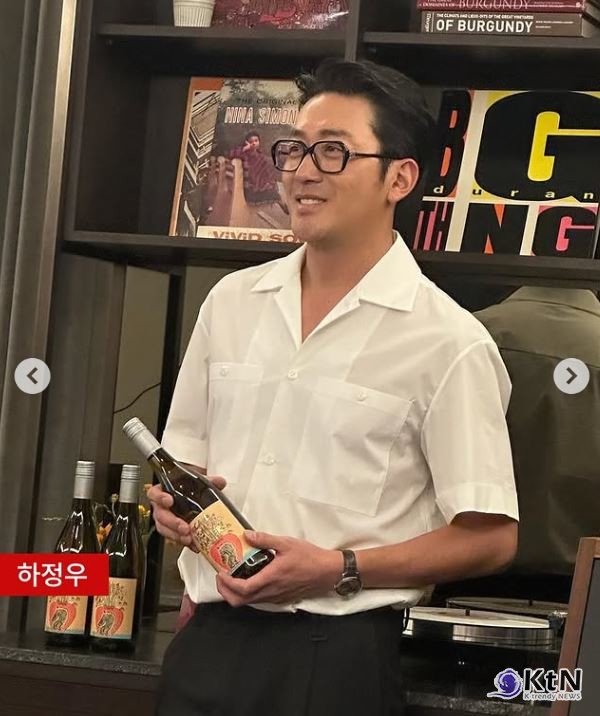 방탄소년단 진·백종원, 전통주 '아이긴' 출시...주류 사업에 뛰어든 국내외 셀럽들은? 사진=2024 12.11  하정우 - 콜 미 레이터 와인 /엘르 인스타그램 갈무리 K trendy NEWS DB ⓒ케이 트렌디뉴스 무단전재 및 수집, 재배포금지