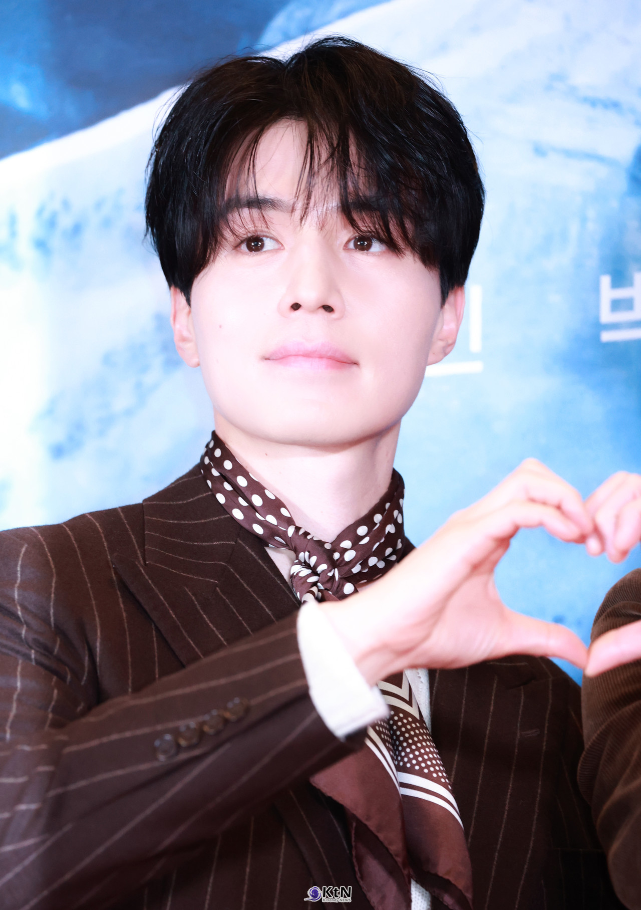 배우 이동욱이 영화 '하얼빈' VIP 포토월에 등장해 포즈를 취하고있다. / 사진=K trendy NEWS DB ⓒ케이 트렌디뉴스 무단전재 및 수집, 재배포금지.