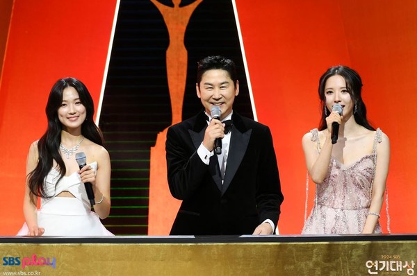 ‘선재 업고 튀어~’ 김혜윤, “SBS의 딸이 되겠다” 선언 사진=2024 12.23 2024 SBS 연기대상 홈페이지 갈무리 K trendy NEWS DB ⓒ케이 트렌디뉴스 무단전재 및 수집, 재배포금지