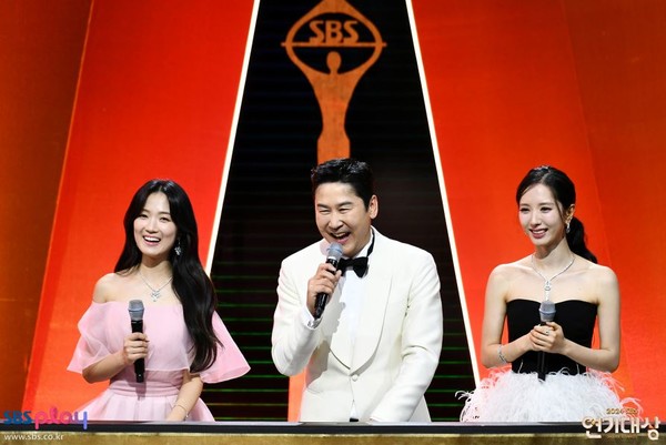 ‘선재 업고 튀어~’ 김혜윤, “SBS의 딸이 되겠다” 선언 사진=2024 12.23 2024 SBS 연기대상 홈페이지 갈무리 K trendy NEWS DB ⓒ케이 트렌디뉴스 무단전재 및 수집, 재배포금지