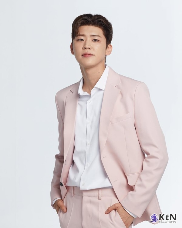 트로트 가수 브랜드평판 12월 순위 공개: 임영웅 1위, 이찬원 상승세  사진=2024 12.23 박지현SNS K trendy NEWS DB ⓒ케이 트렌디뉴스 무단전재 및 수집, 재배포금지