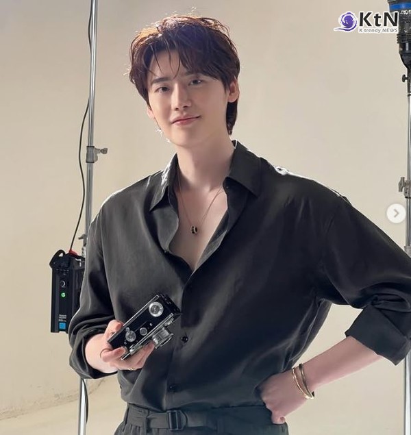 이종석, 서울아산병원에 1억 원 기부… 소아청소년 환자 치료·수술비 지원 사진=2024 12.23 이종석 인스타그램 갈무리  K trendy NEWS DB ⓒ케이 트렌디뉴스 무단전재 및 수집, 재배포금지