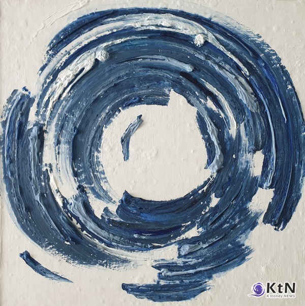 별ㆍ 생겨나다  33.0x33.0cm  Mixed Media on canvas  2024  윤시현작가. 사진= K trendy NEWS DB ⓒ케이 트렌디뉴스 무단전재 및 수집, 재배포금지