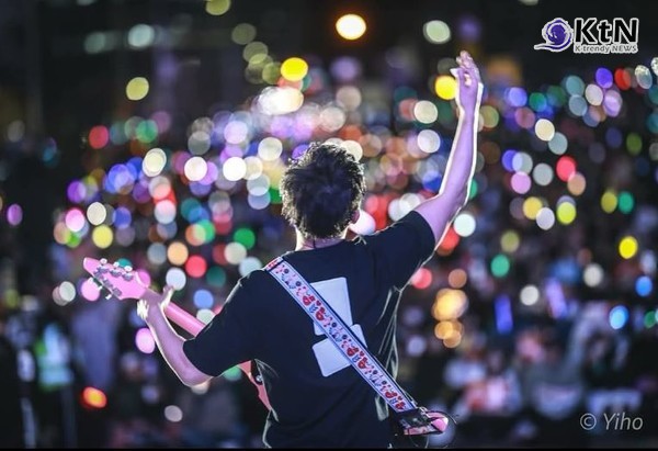 ’표현의 자유’외친 이승환, 김해 공연 전석 매진…구미시 공연 취소 후폭풍 속 논란 지속  사진=2024 12.26 이승환 인스타그램   갈무리 K trendy NEWS DB ⓒ케이 트렌디뉴스 무단전재 및 수집, 재배포금지