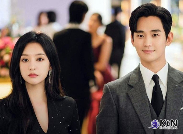 [이슈 트렌드] 네이버, 2024년 검색어 연말 결산 발표… 최다 검색 키워드는?  사진=2024 12.28 tvn 드라마 부문에서는 김수현과 김지원 주연의 ‘눈물의 여왕’이 1위를 차지  K trendy NEWS DB ⓒ케이 트렌디뉴스 무단전재 및 수집, 재배포금지