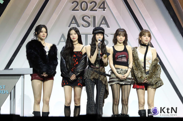 김수현·뉴진스·르세라핌·데이식스·변우석, AAA 2024의 주역… 9회 시상식 빛내다 [종합] 사진=2024 12.28  (사진 = AAA 조직위원회 제공) 데이식스가 27일 오후 태국 방콕 임팩트 챌린저 홀 1-2(IMPACT Challenger Hall 1-2)에서 열린 '제9회 아시아 아티스트 어워즈'(The 9th Asia Artist Awards·'AAA 2024')에서 대상을 받고 있다.  K trendy NEWS DB ⓒ케이 트렌디뉴스 무단전재 및 수집, 재배포금지