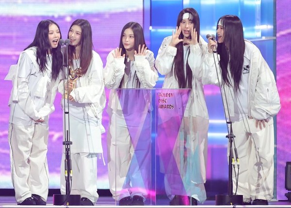 '초신성의 위력' 에스파, '골든디스크어워즈' 디지털 음원 대상…‘슈퍼노바’로 2관왕 사진=2025 01.05   '제39회 골든디스크어워즈' 사무국 (뉴진스.) K trendy NEWS DB ⓒ케이 트렌디뉴스 무단전재 및 수집, 재배포금지