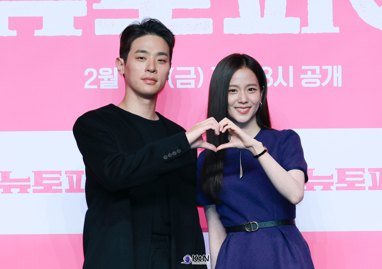 배우 박정민과 지수가 쿠팡클레이 시리즈 '뉴토피아' 제작발표회에 참석했다. / 사진=K trendy NEWS DB ⓒ케이 트렌디뉴스 무단전재 및 수집, 재배포금지.