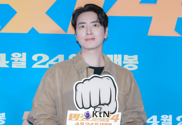영화 '범죄도시4' VIP 시사회 포토월에 배우 '이준혁'이 참석해 포즈를 취하고 있다. / 사진=K trendy NEWS DB ⓒ케이 트렌디뉴스 무단전재 및 수집, 재배포금지
