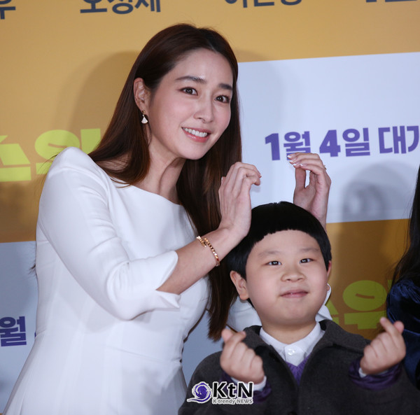 이하늬, 디톡스 7일 하고 11자 복근 완성...이민정 "복근을 다시 임신했네" / 영화 '스위치' 시사회 포토월 현장. / 사진=이민정 K trendy NEWS. ⓒ케이 트렌디 뉴스 무단전재 및 수집, 재배포 금지