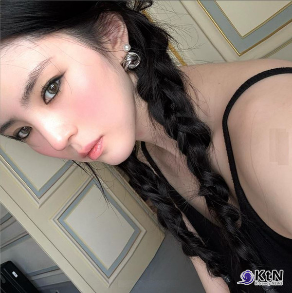 한소희, 파격 노출 가슴 옆 타투 · 스모키 메이크업까지 '반전 섹시미'   사진=2025 01.24  한소희 인스타그램 갈무리 K trendy NEWS DB ⓒ케이 트렌디뉴스 무단전재 및 수집, 재배포금지