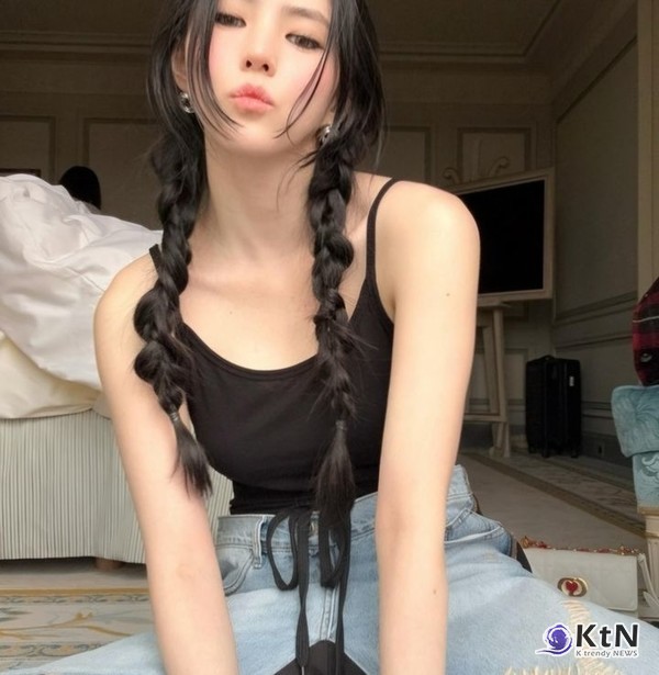 한소희, 파격 노출 가슴 옆 타투 · 스모키 메이크업까지 '반전 섹시미'   사진=2025 01.24  한소희 인스타그램 갈무리 K trendy NEWS DB ⓒ케이 트렌디뉴스 무단전재 및 수집, 재배포금지