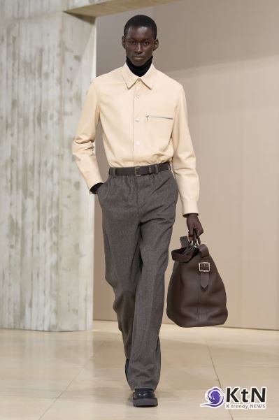 니샤니앙은 에르메스의 뿌리 깊은 승마 유산을 현대적 시각으로 재구성하며, 기능성과 예술성을 동시에 탐구했다. 사진=Hermès, K trendy NEWS DB ⓒ케이 트렌디뉴스 무단전재 및 수집, 재배포금지