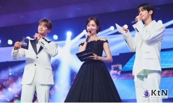 '가요대제전 여신' 임윤아, 2024 MBC 가요대제전 WANNABE 마지막 진행 사진=2025 01.29  ‘2024 MBC 가요대제전 WANNABE’ 진행을 맡은 샤이니 민호, 윤아, 투어스 도훈. 문화방송 제공K trendy NEWS DB ⓒ케이 트렌디뉴스 무단전재 및 수집, 재배포금지