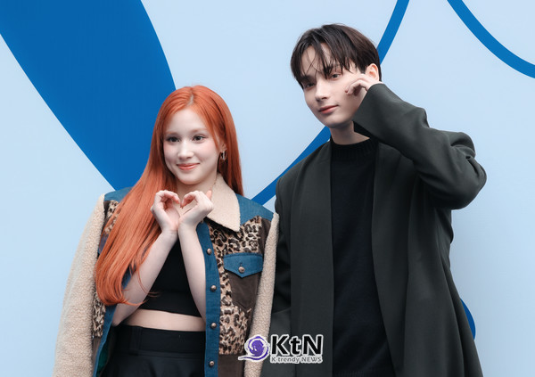 곽현주 컬렉션 포토월에 등장한 남매 휴닝바히에 (케플러) Bahiyyih Jaleh Huening, 휴닝카이 (투모로우바이투게더) Kai Kamal Huening /사진=K trendy NEWS DB ⓒ케이 트렌디뉴스 무단전재 및 수집, 재배포금지