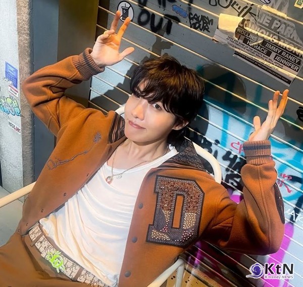   @uarmyhope인스타그램 갈무리  "BTS 제이홉, 3월 신곡+솔로 월드투어… 글로벌 팬심 저격"  사진=2025 02.06 제이홉 인스타그램 갈무리 K trendy NEWS DB ⓒ케이 트렌디뉴스 무단전재 및 수집, 재배포금지