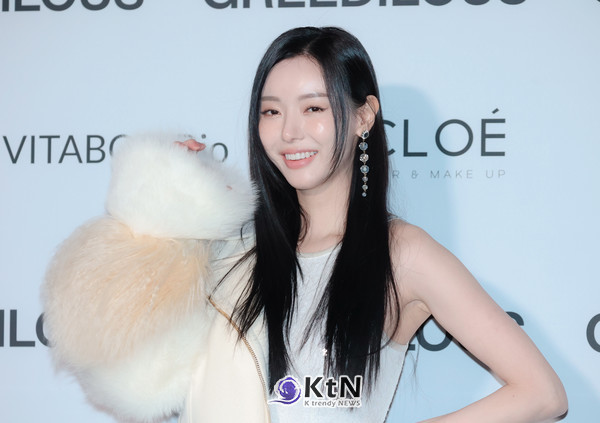 세리는 포토월에서 자신감 있는 포즈를 취하며 취재진의 카메라를 사로잡았/사진=K trendy NEWS DB ⓒ케이 트렌디뉴스 무단전재 및 수집, 재배포금지
