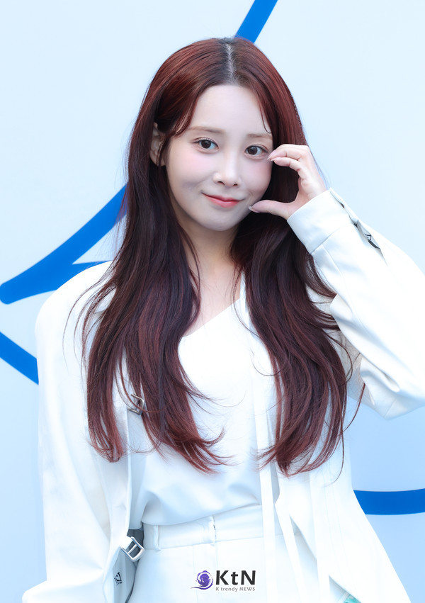  유지애는 2025 F/W 서울패션위크에서 순수함과 세련됨이 공존하는 스타일링으로 패션 아이콘으로서의 면모를 다시 한번 입증했다/사진=K trendy NEWS DB ⓒ케이 트렌디뉴스 무단전재 및 수집, 재배포금지